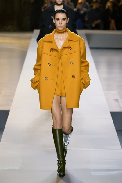 Look 52